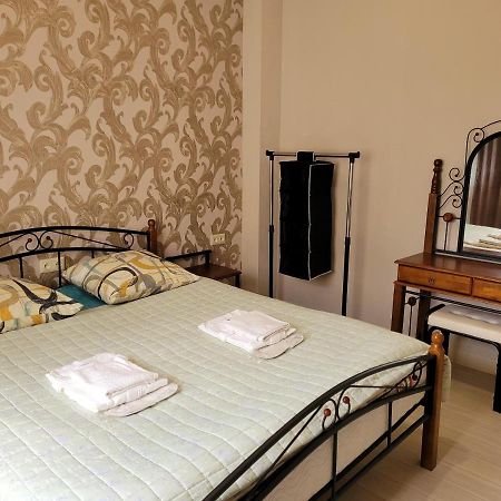 Hotel Dika Koetaisi Buitenkant foto